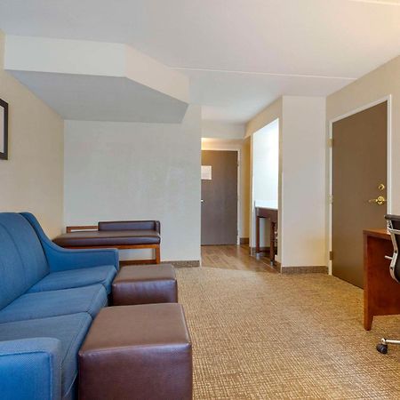Comfort Inn & Suites Wilkes Barre - Arena Bagian luar foto