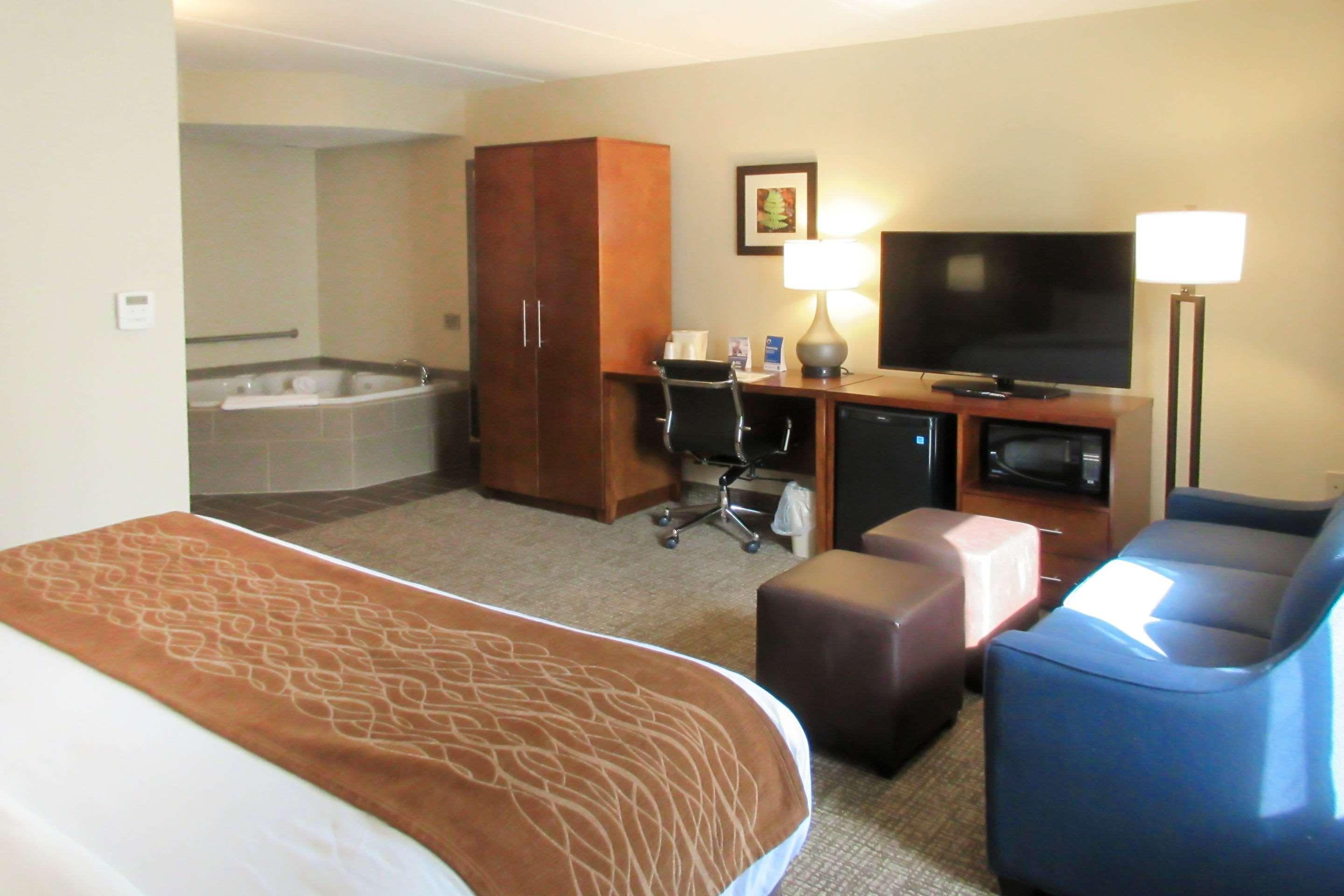 Comfort Inn & Suites Wilkes Barre - Arena Bagian luar foto