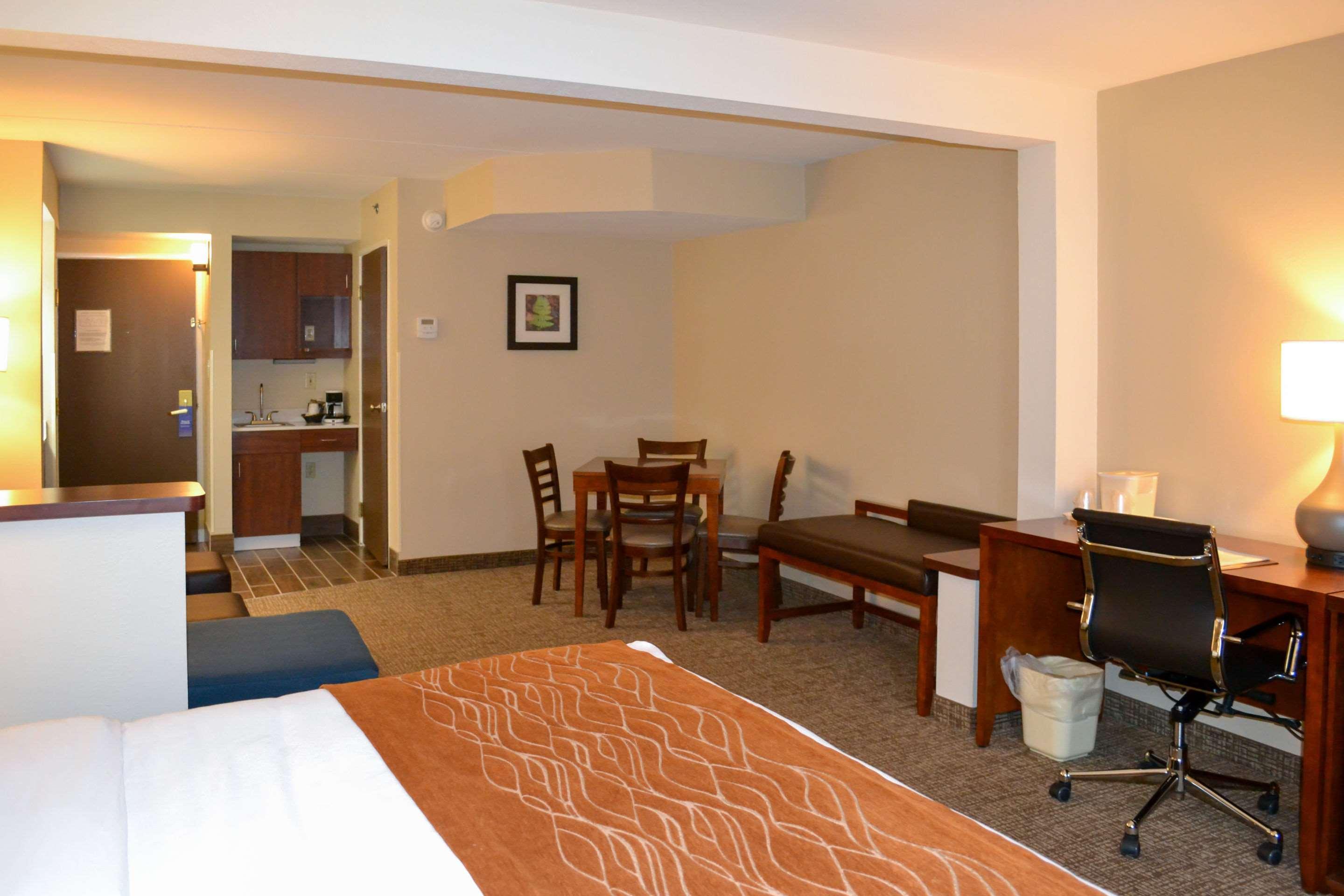 Comfort Inn & Suites Wilkes Barre - Arena Bagian luar foto