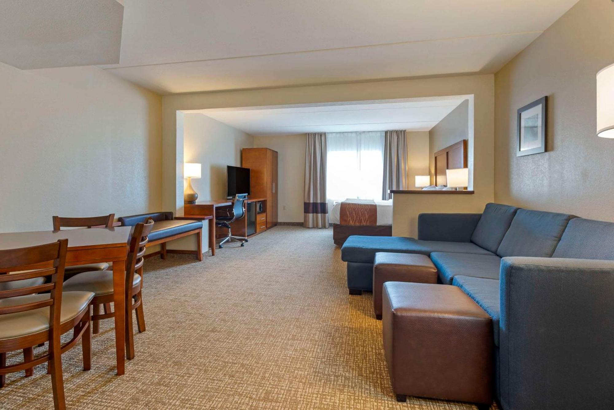 Comfort Inn & Suites Wilkes Barre - Arena Bagian luar foto