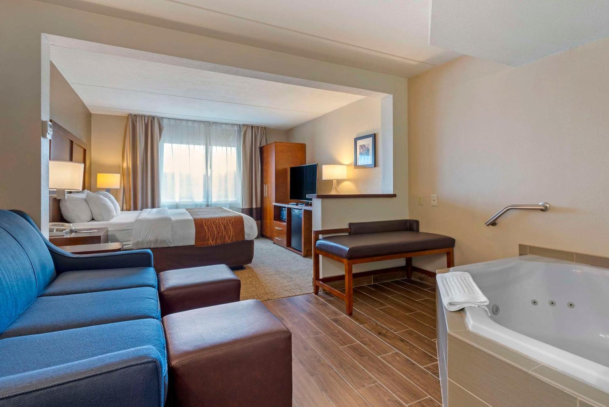 Comfort Inn & Suites Wilkes Barre - Arena Bagian luar foto